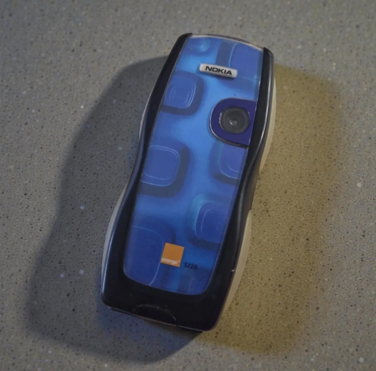 Nokia 3220 Mobile Phone Pre Owned Good Condition - Image 2