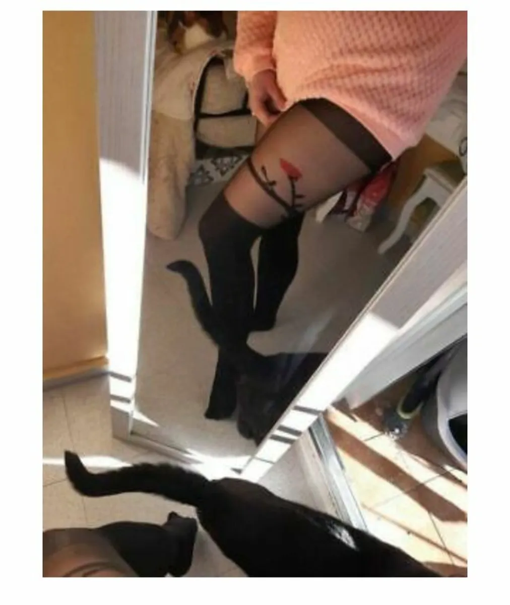 Woman tights with roses - Image 3