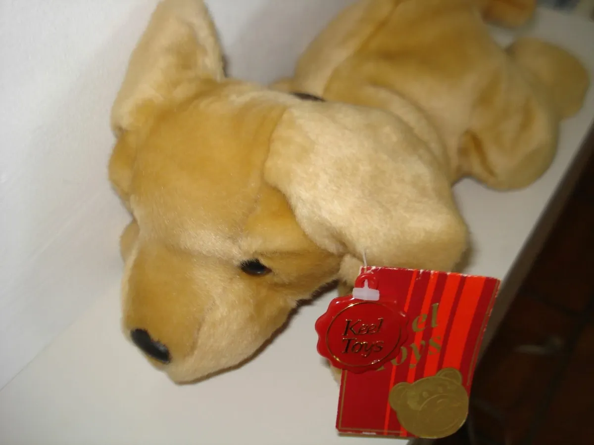 KEEL TOYS LARGE LABRADOR TOY DOG. - Image 4