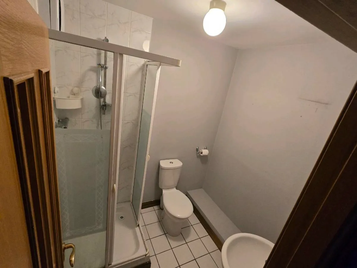 Bathroom - Image 2