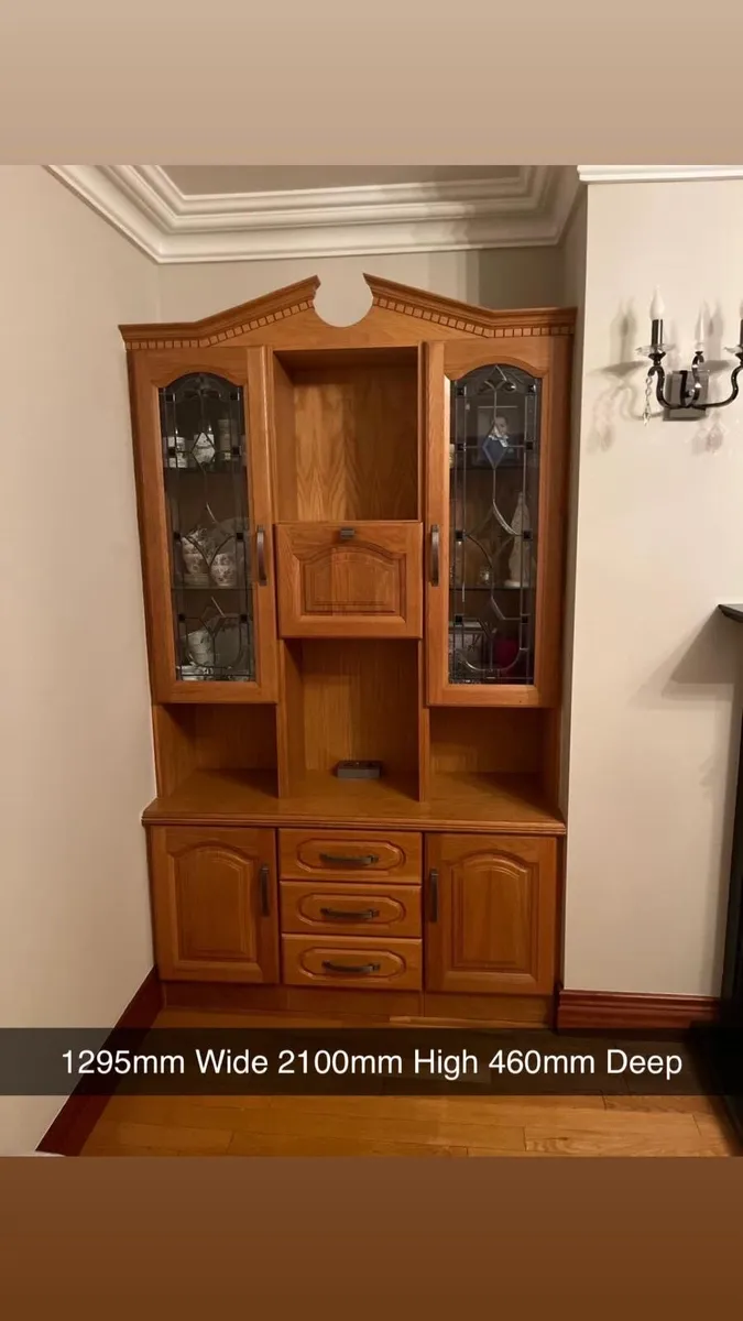 Fireplace and Herth and Mantle sitting room units - Image 2