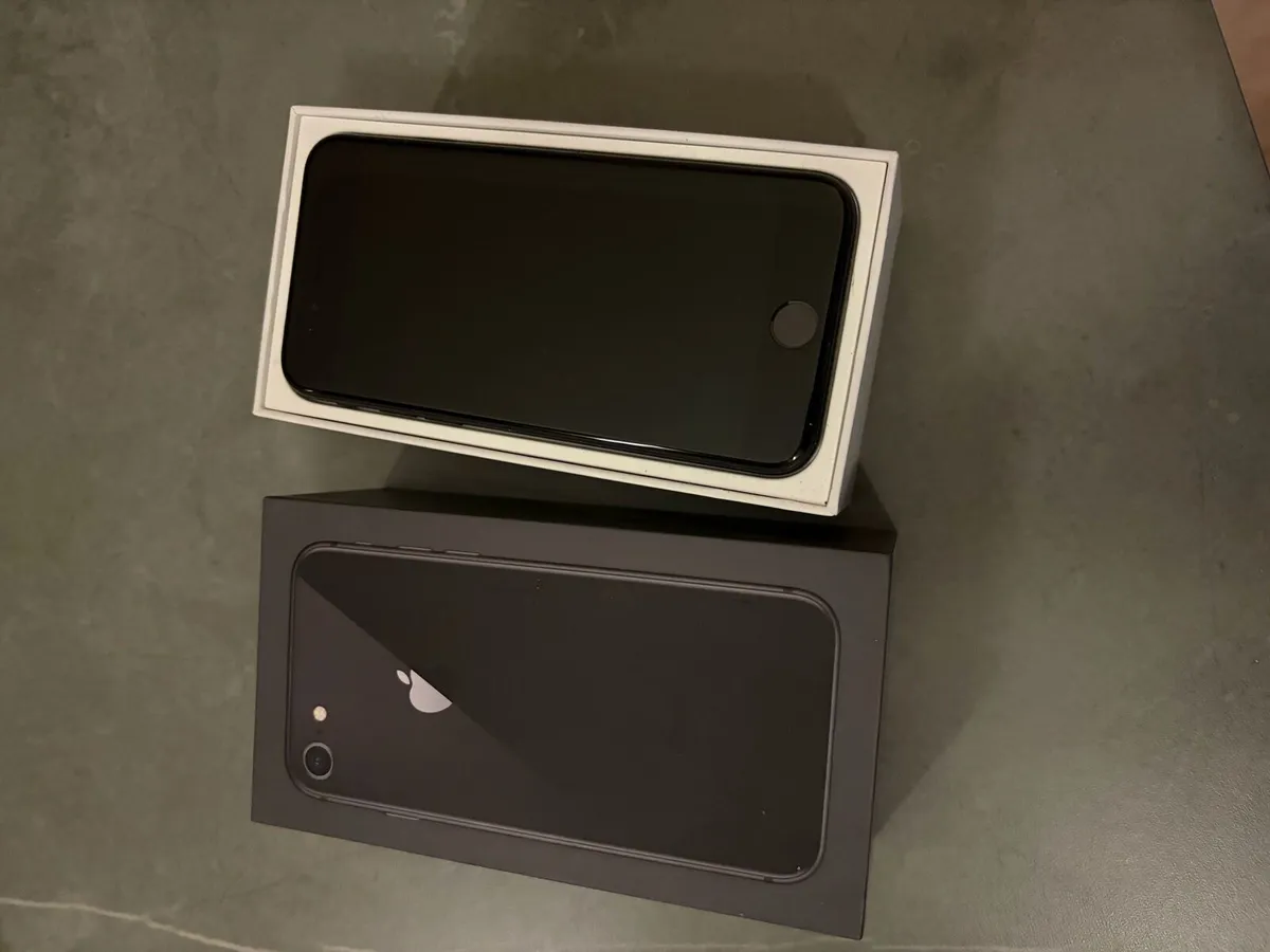 Apple iPhone SE - Image 1