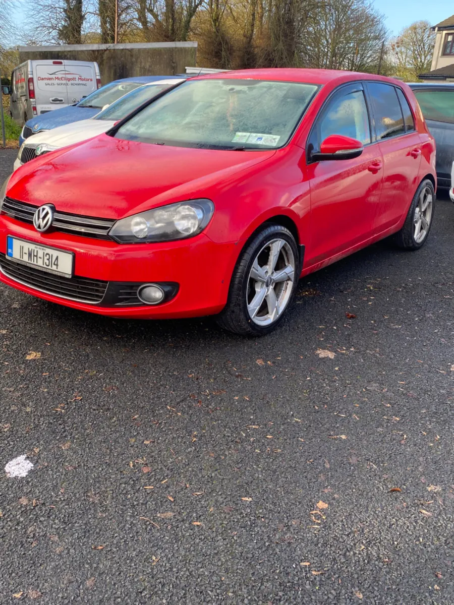 2011 Volkswagen Golf - Image 1