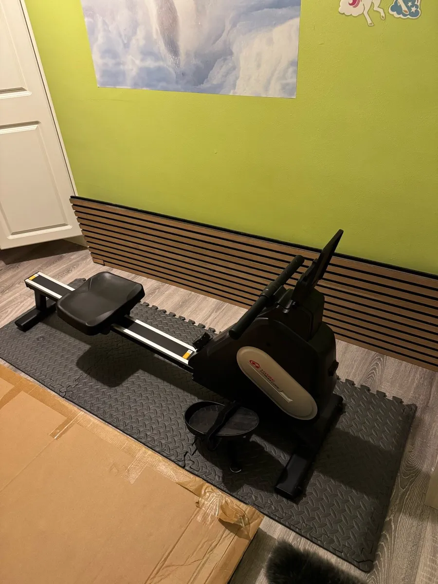Rowing machine - Image 2