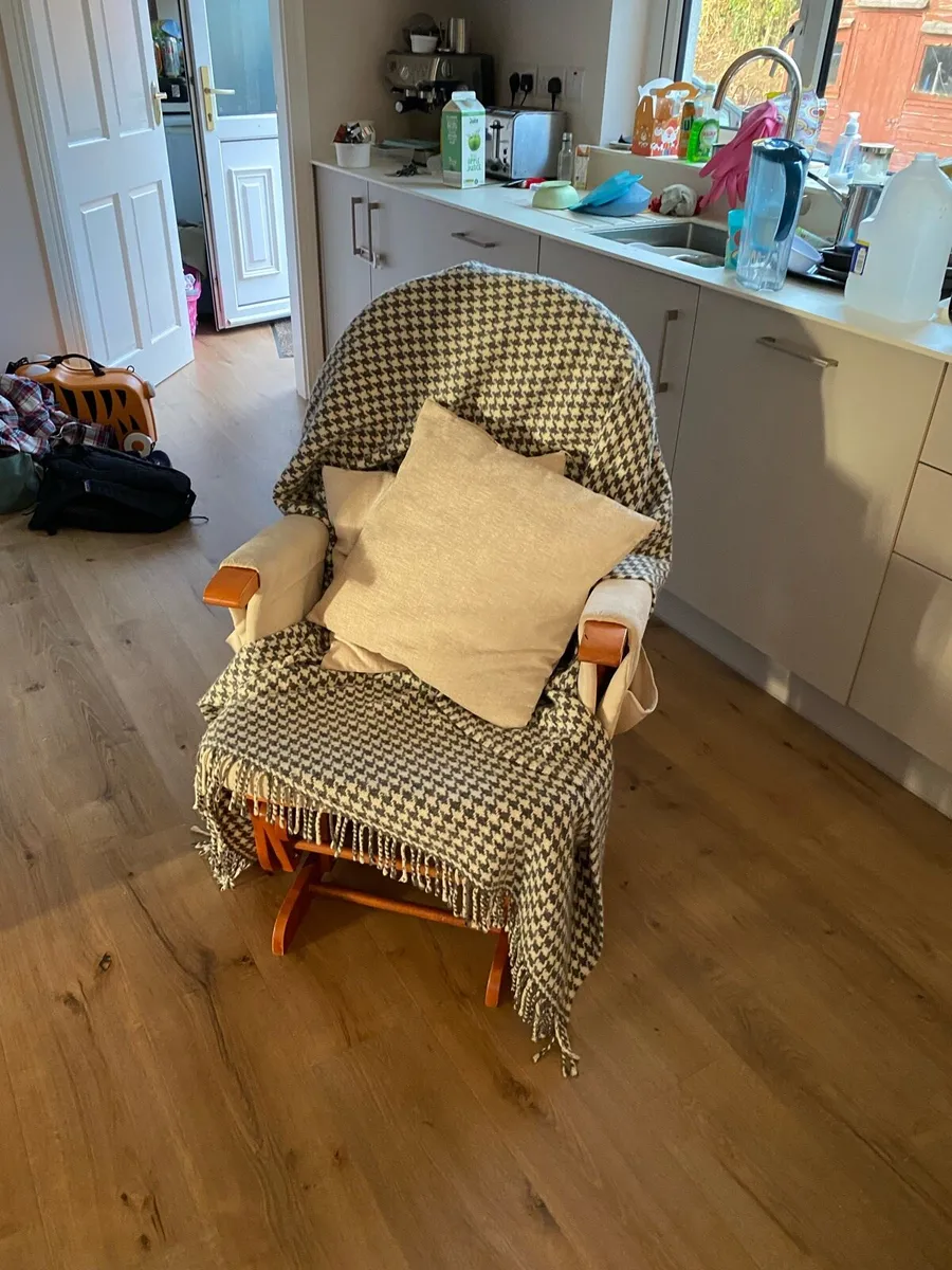 Rocking Chair - Image 2