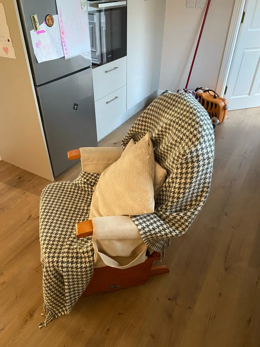 Rocking Chair - Image 3