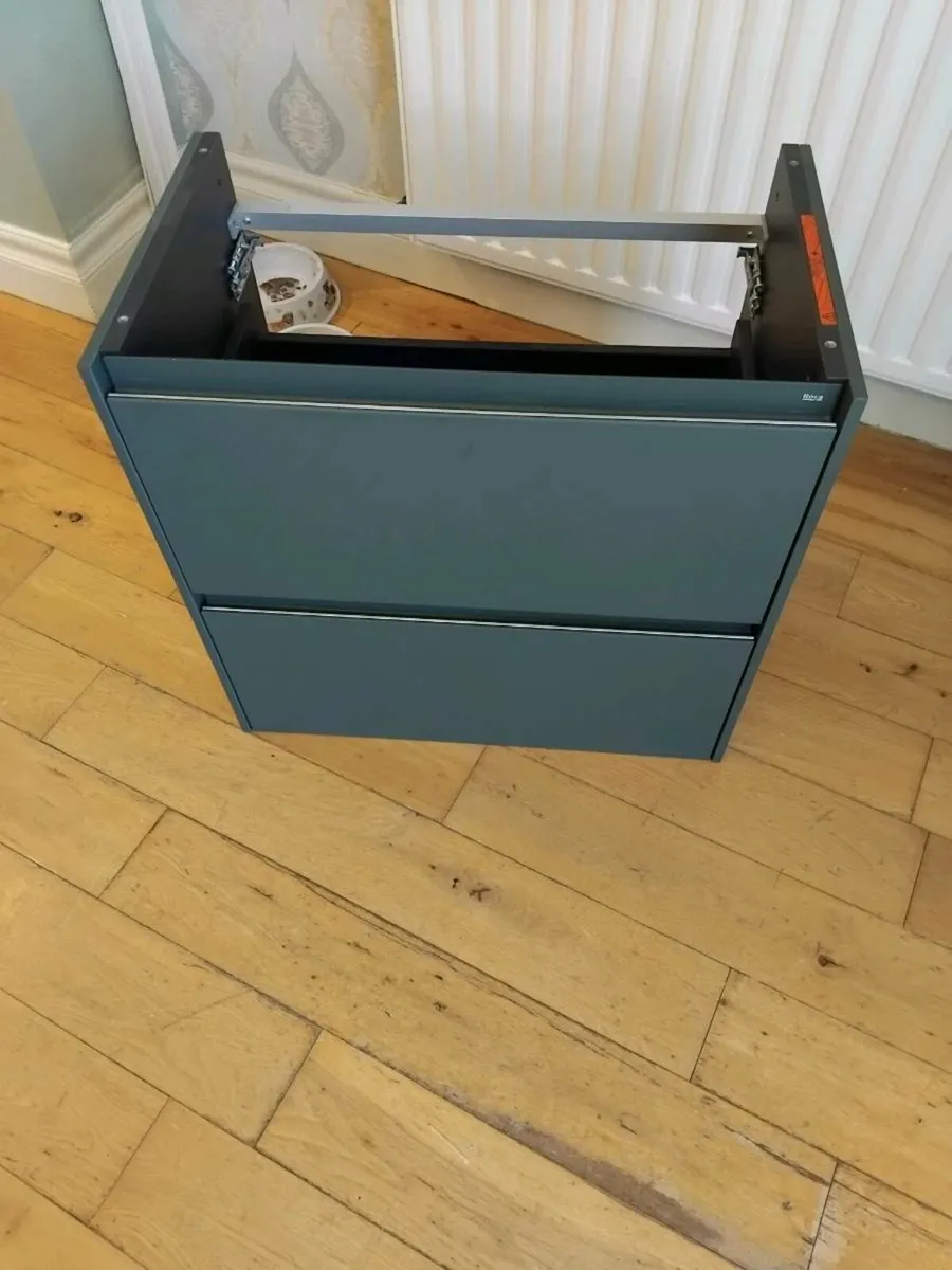 Roca wall hung unit only ex display - Image 1