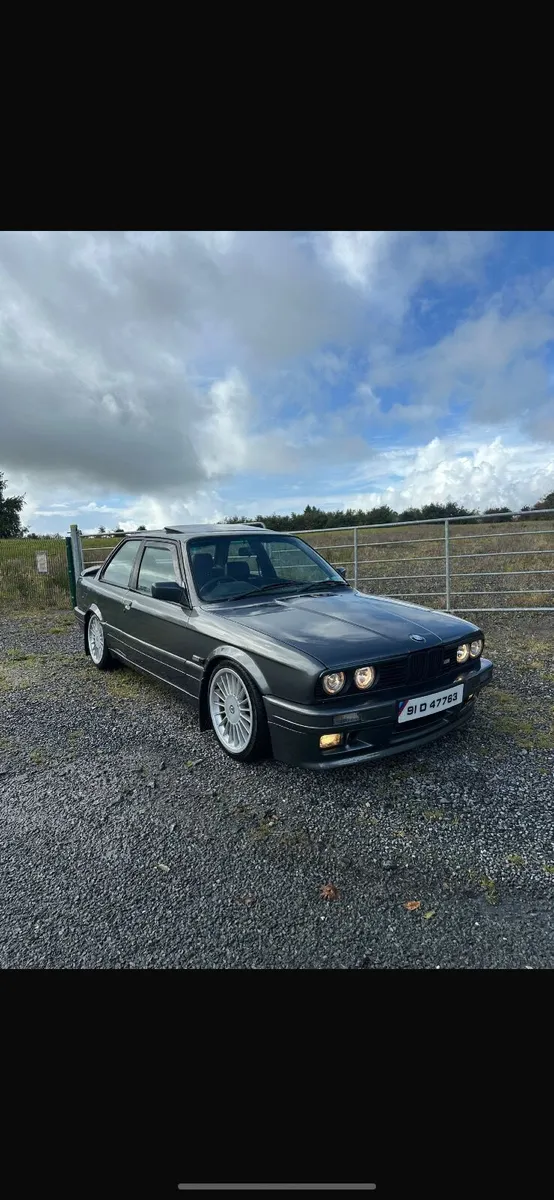 BMW E30 325i - Image 1