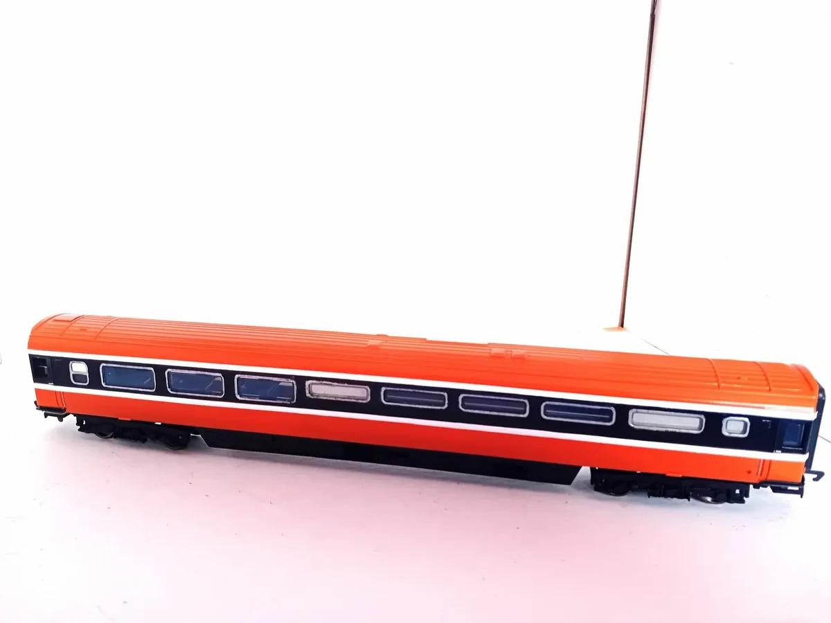 MODEL RAILWAY  IRISH  MK 3 BUFFET COACH - Image 2