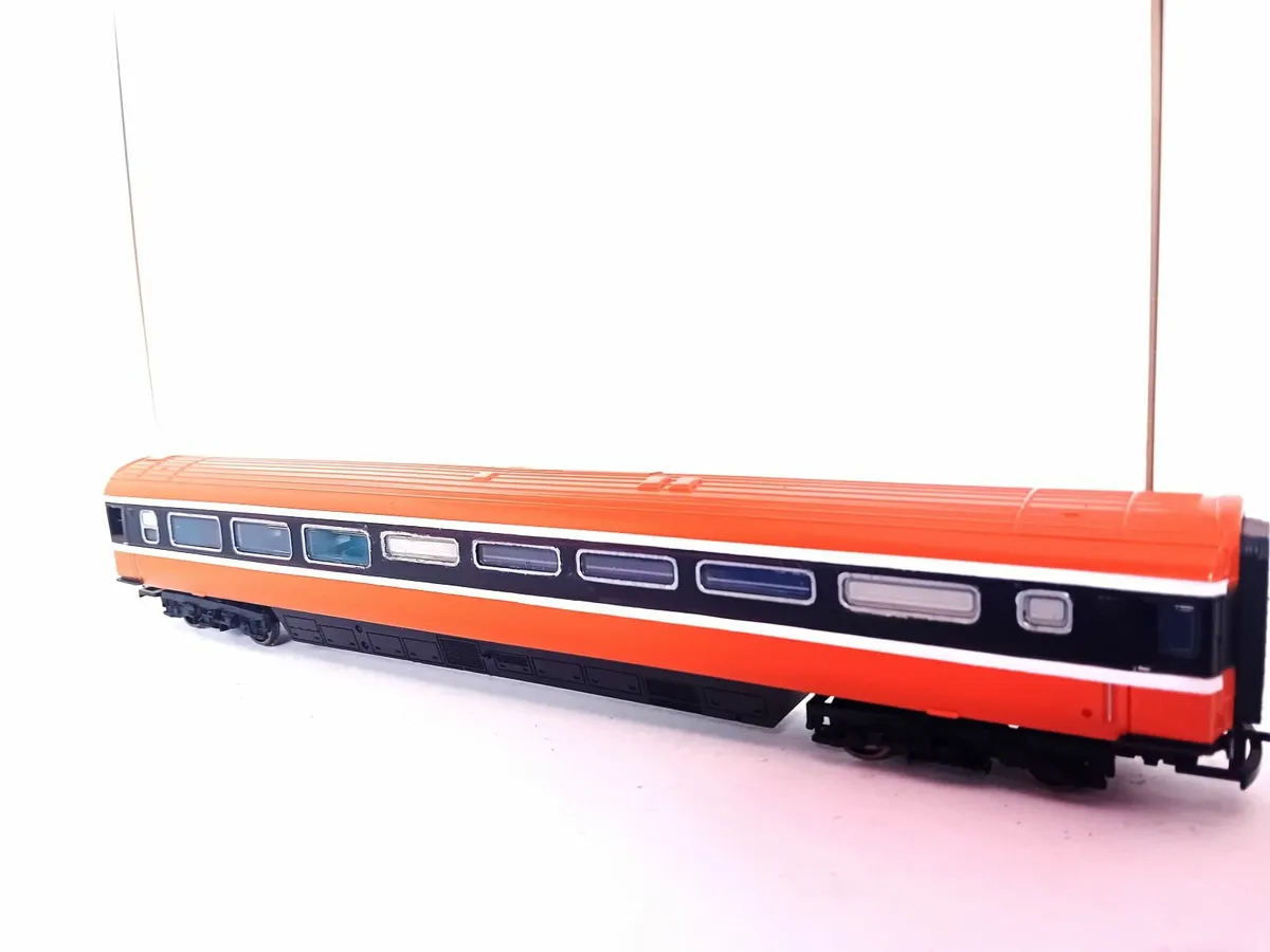 MODEL RAILWAY  IRISH  MK 3 BUFFET COACH - Image 3