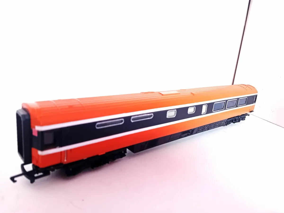MODEL RAILWAY  IRISH  MK 3 BUFFET COACH - Image 4