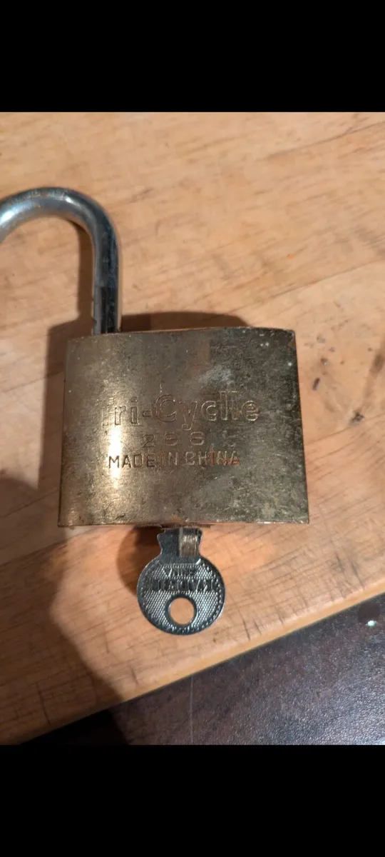 Motorbike chain and lock - Image 3