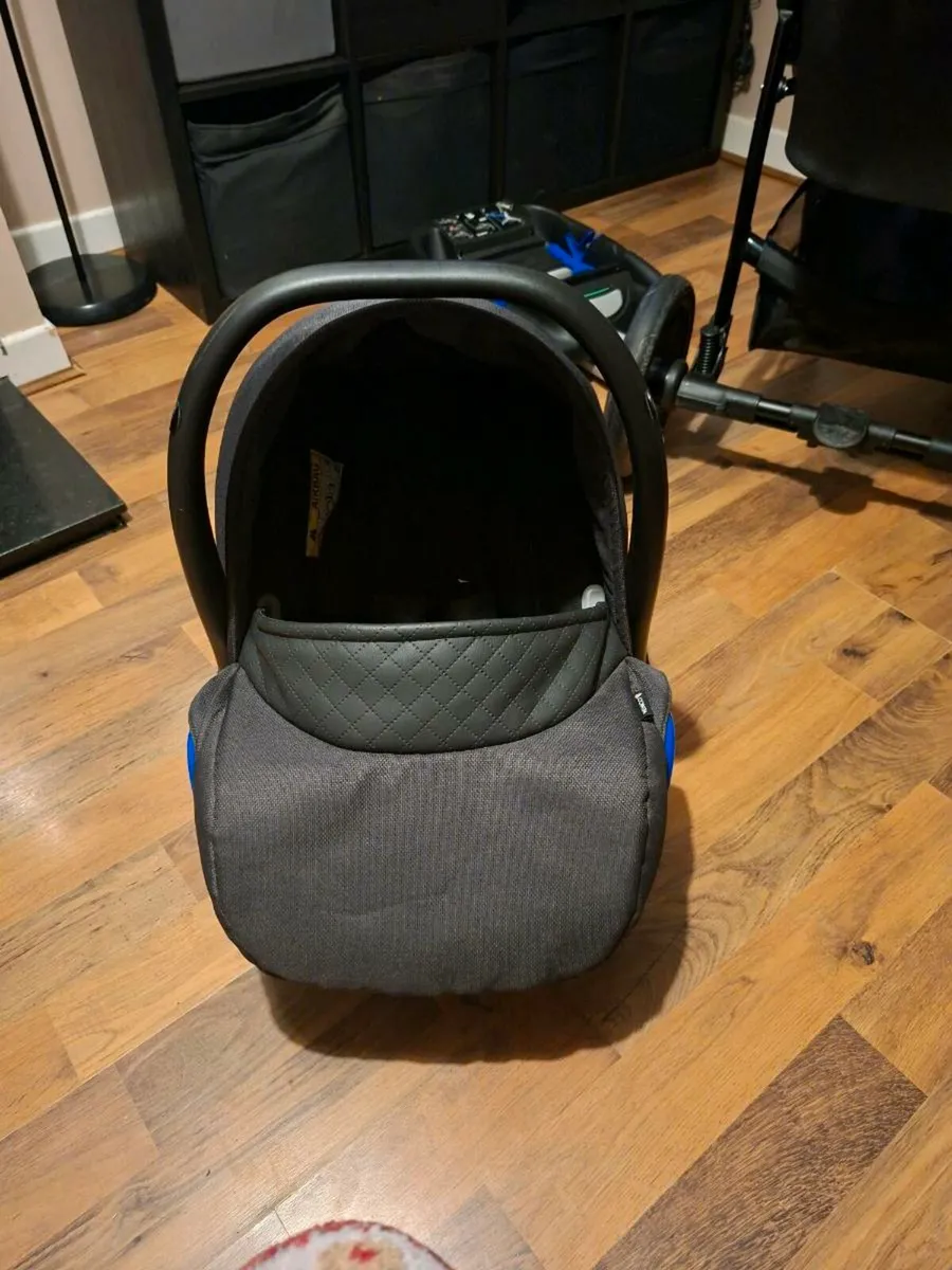 Venicci Travel System - Image 2