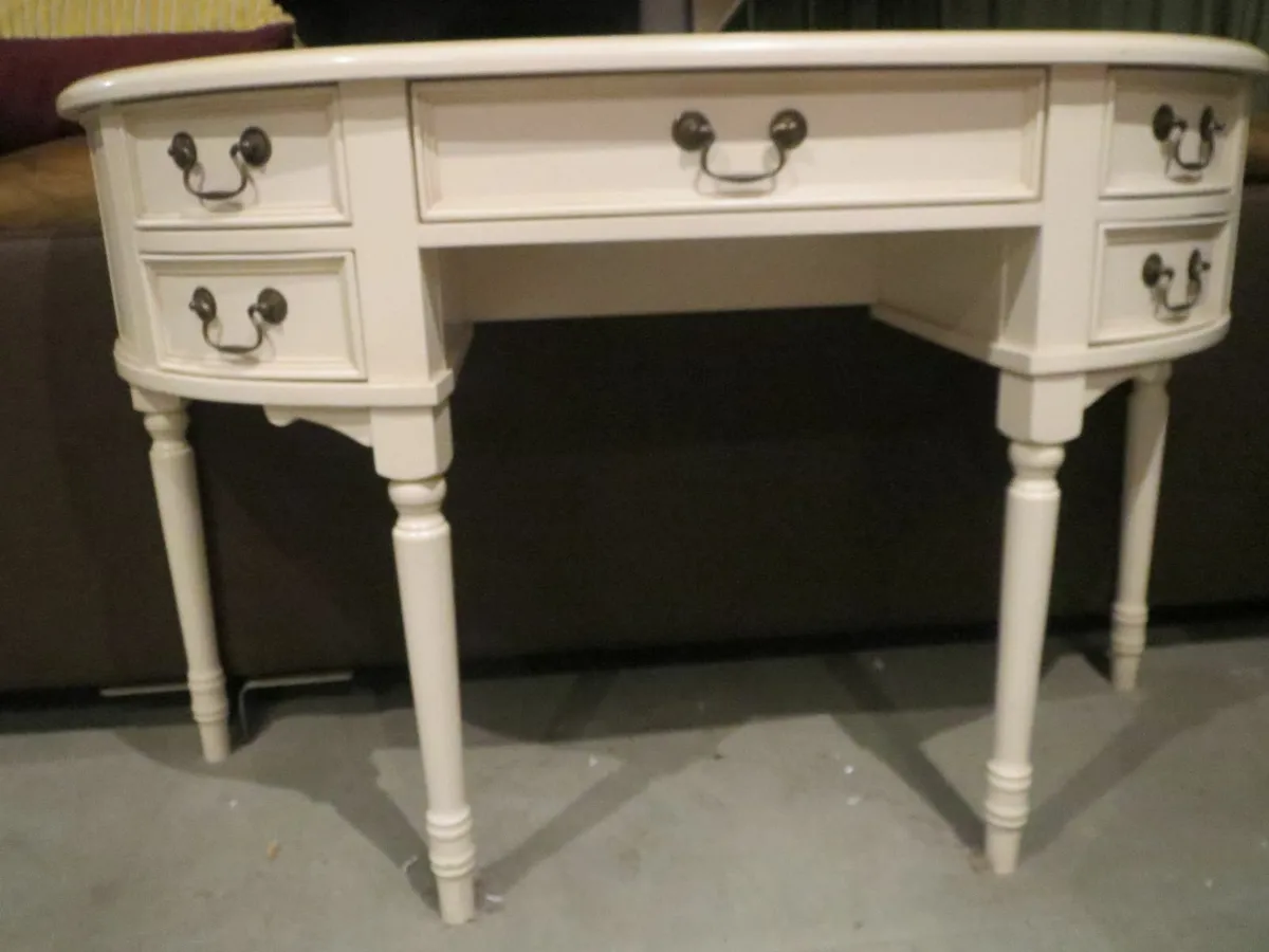 Laura Ashley Clifton Ivory 5 Drawer Dressing Table - Image 2