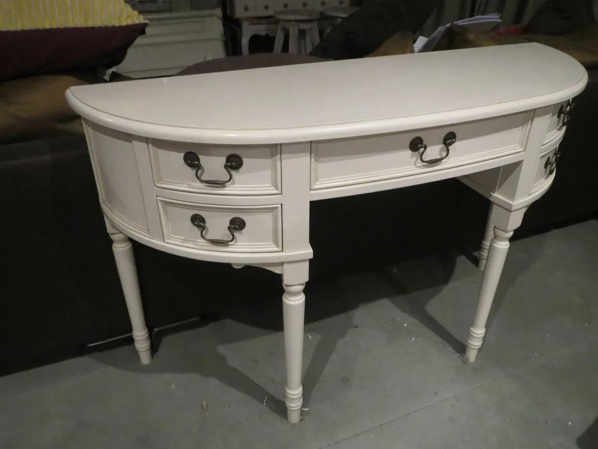 Laura Ashley Clifton Ivory 5 Drawer Dressing Table - Image 3