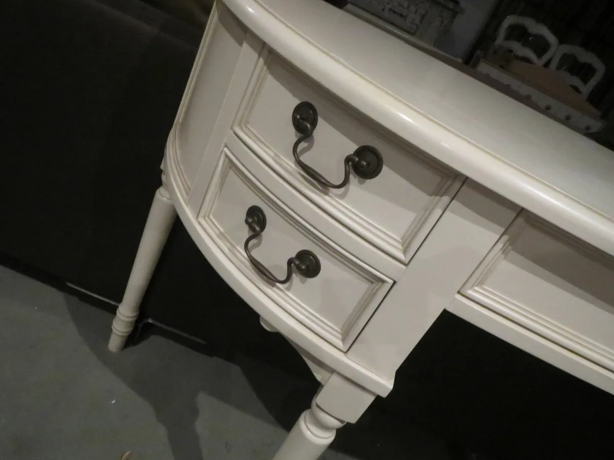 Laura Ashley Clifton Ivory 5 Drawer Dressing Table - Image 4
