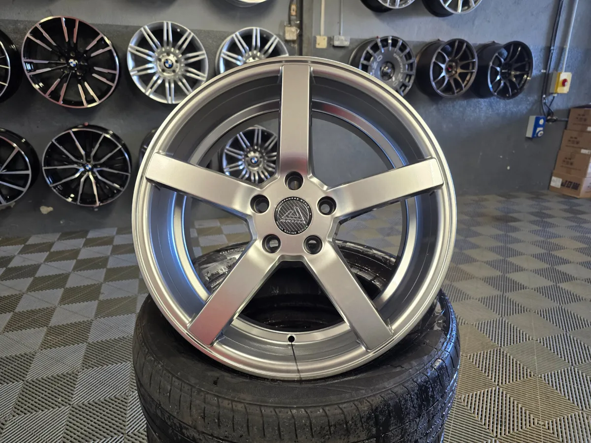 **Special** 18" Akina Magnum - Image 1