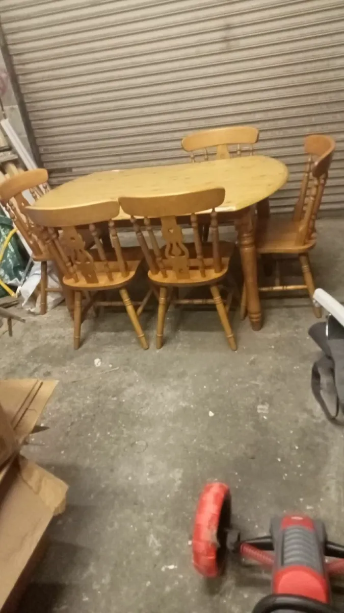Table and 6 chairs