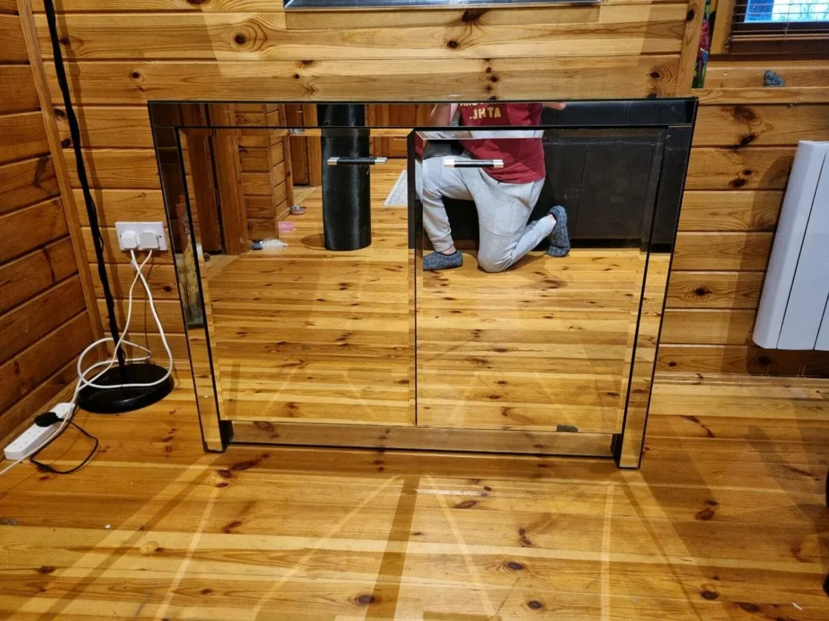 Storage unit - Image 1