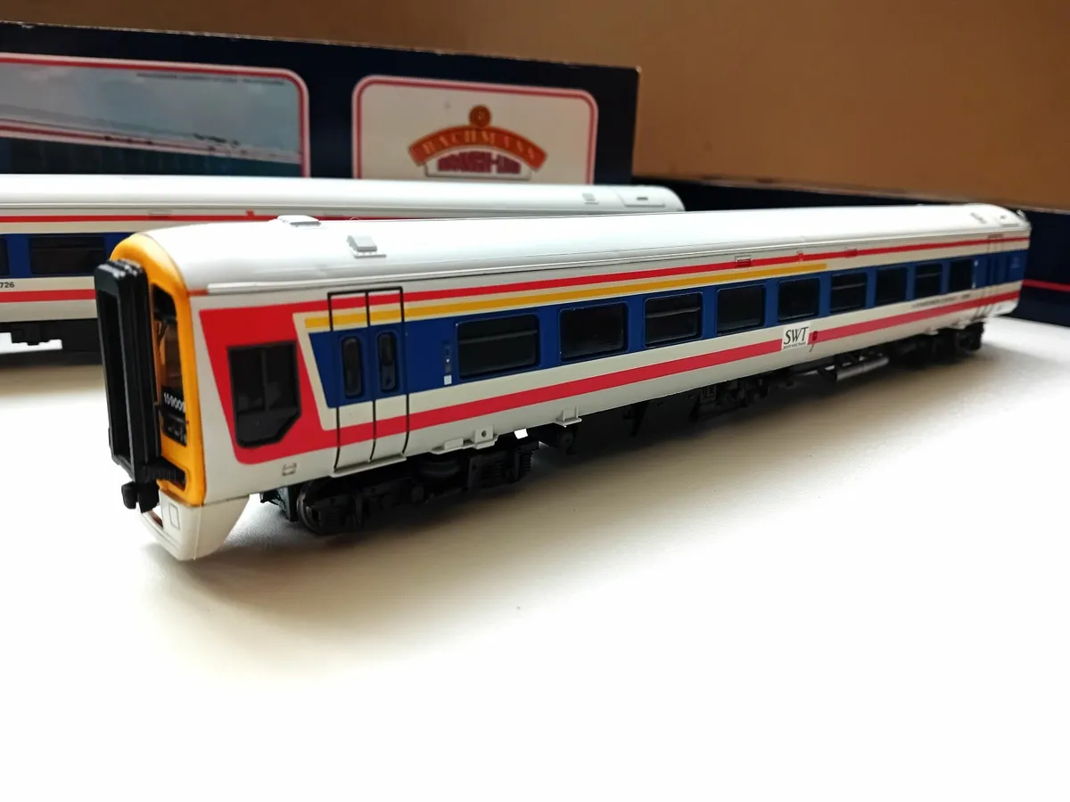 MODEL  RAILWAY   BACHMANN  159 DMU - Image 1