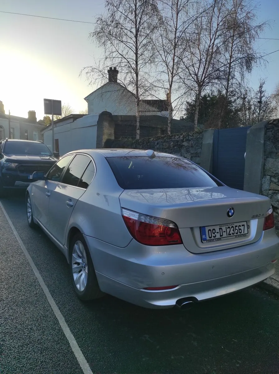 BMW 5-Series 2009 - Image 4