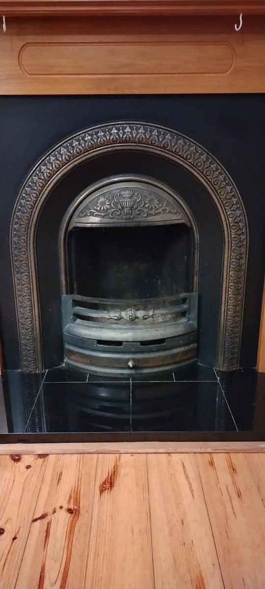 Cast iron fireplace - Image 3