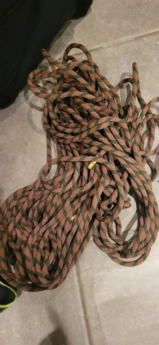 rock climbing gear and ropes - Image 3