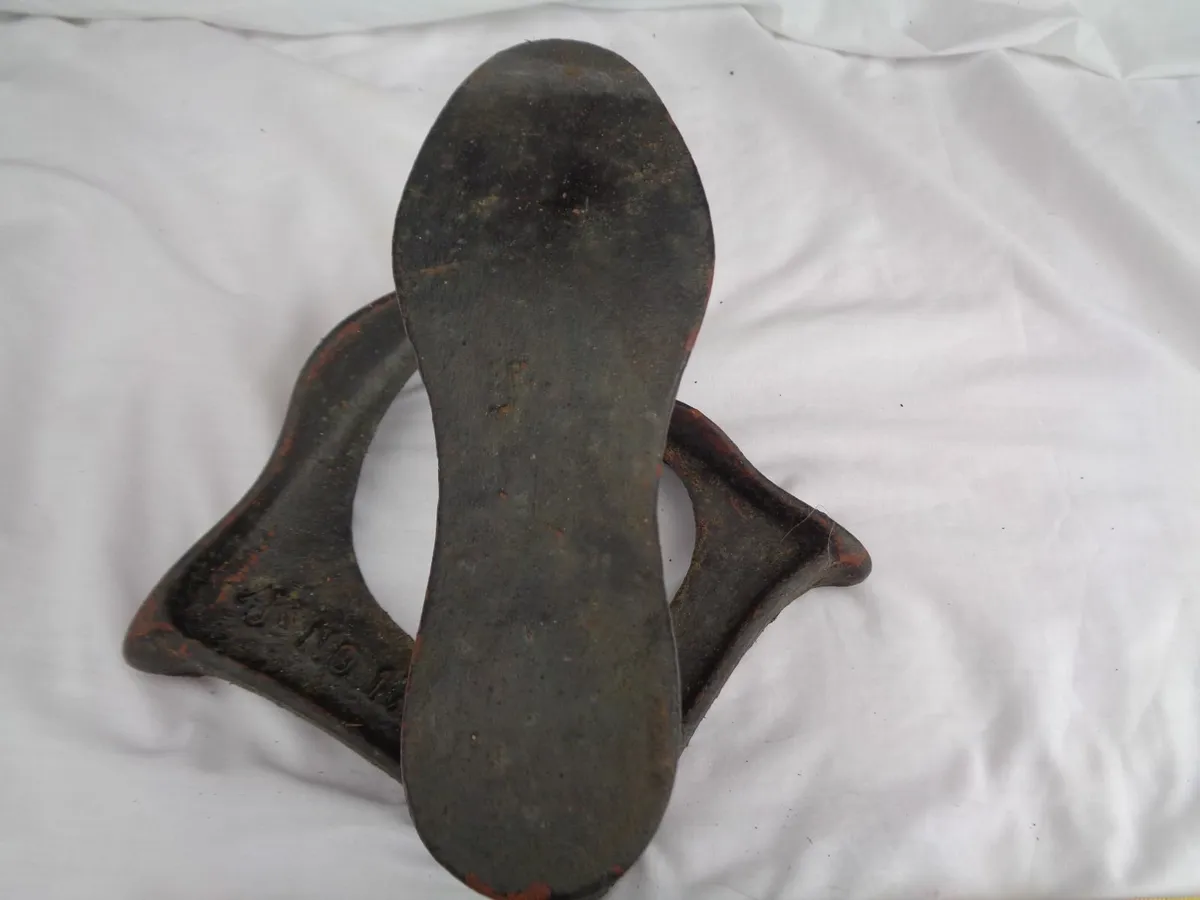 Vintage Shoe Last for Sale - Image 3