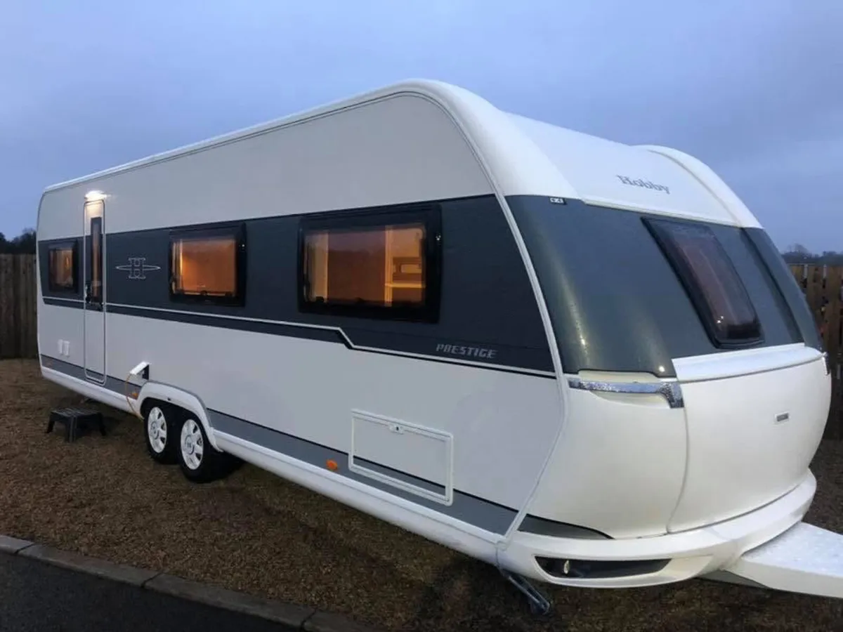 2019 HOBBY 720 UKFE RARE 7/8 BERTH CARAVAN - Image 1