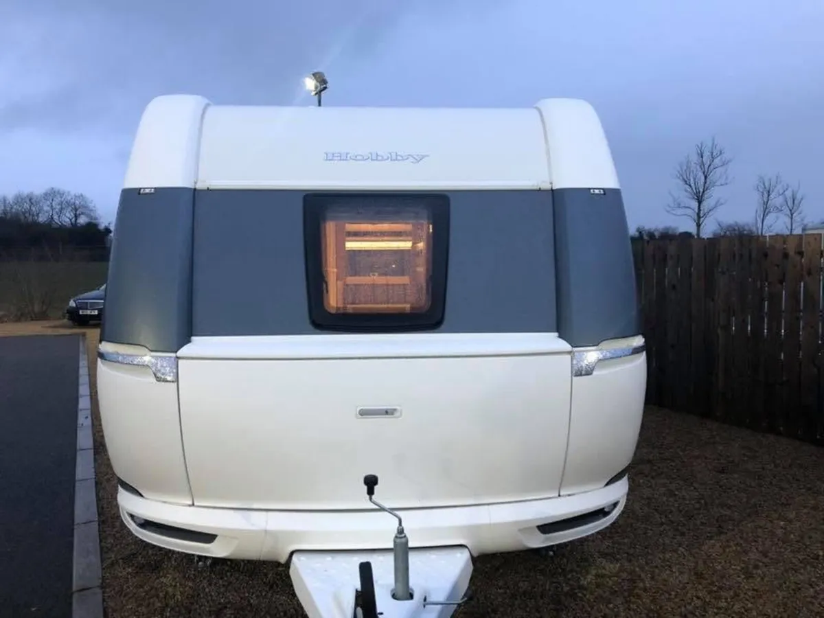 2019 HOBBY 720 UKFE RARE 7/8 BERTH CARAVAN - Image 4