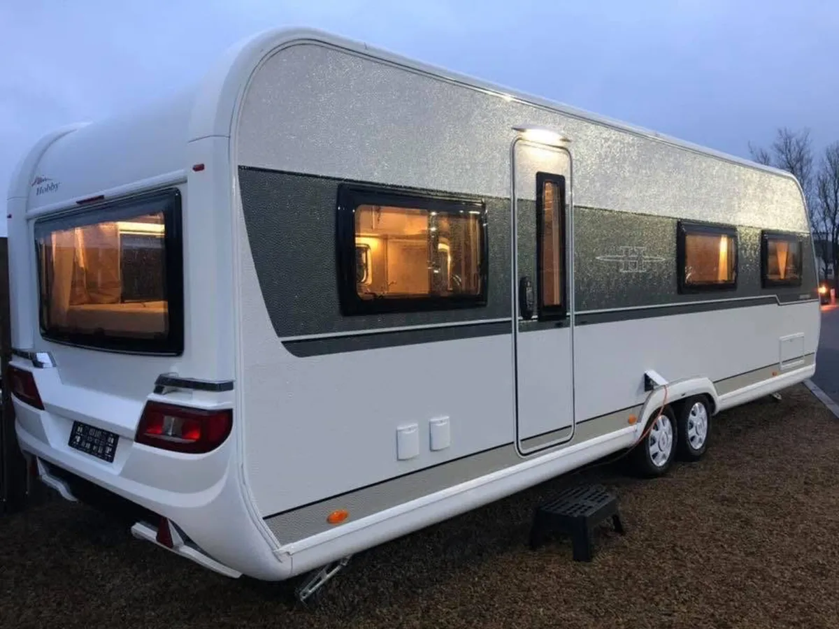 2019 HOBBY 720 UKFE RARE 7/8 BERTH CARAVAN - Image 3