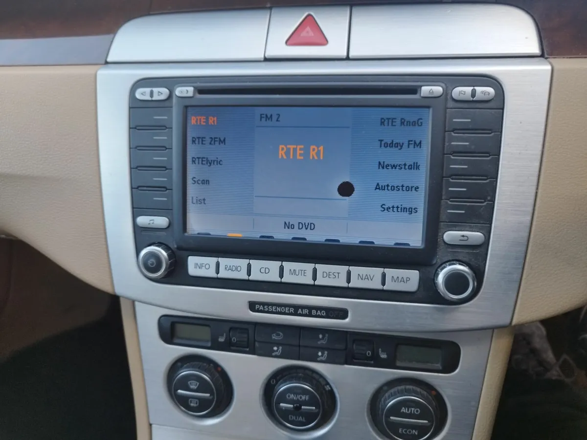 Volkswagen Passat 2007 - Image 4