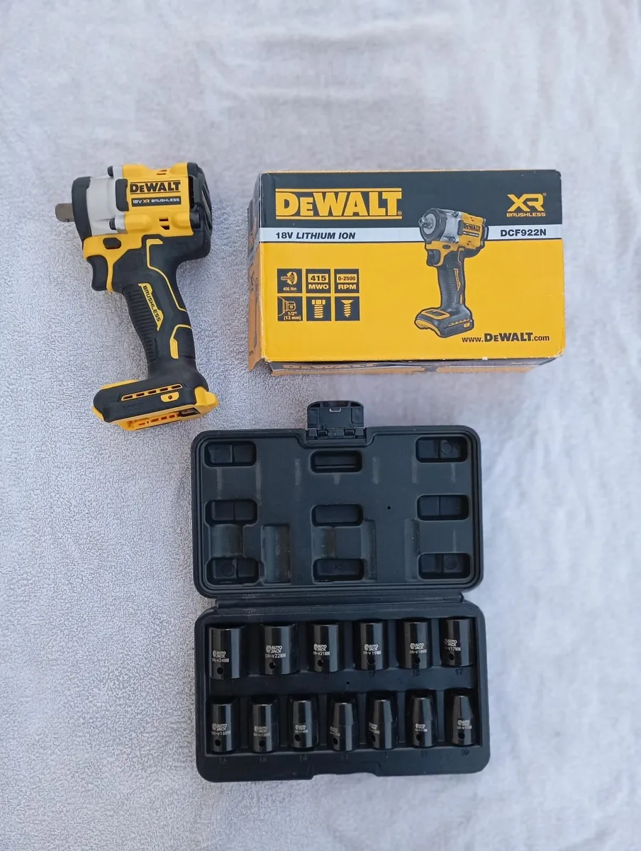 DeWalt dcf922 Impact Wrench and Socket Set - Image 1