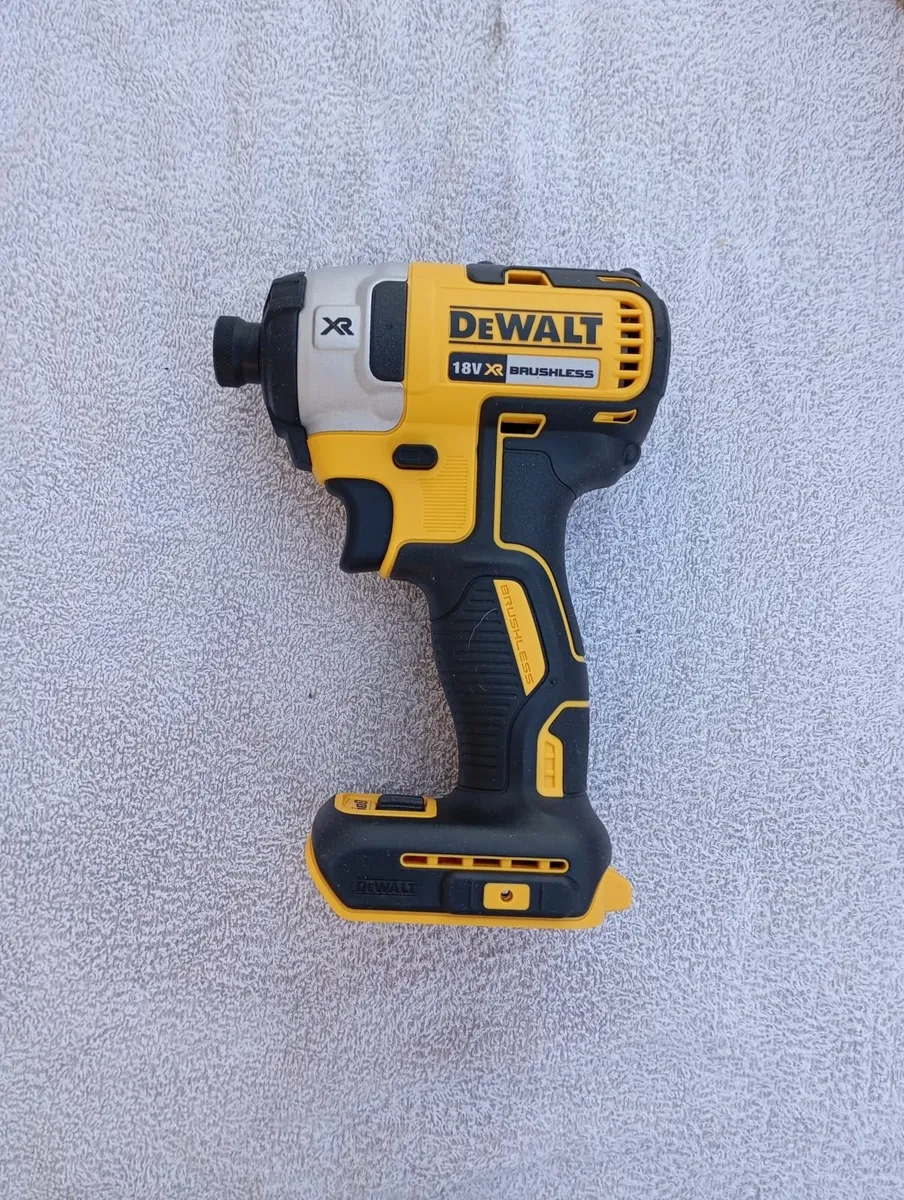 DeWalt dcf887 Impact Driver - Image 2