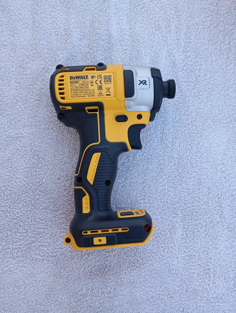 DeWalt dcf887 Impact Driver - Image 3
