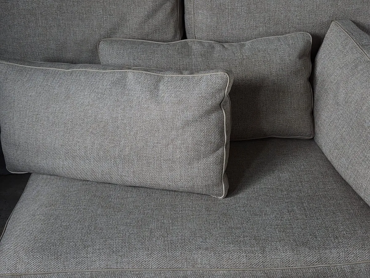 Orior Couch - Image 4