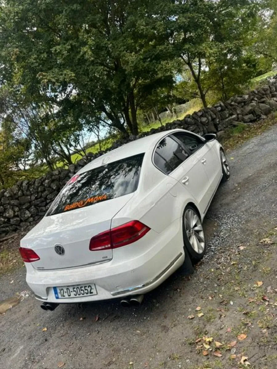 Volkswagen Passat 2012 - Image 2