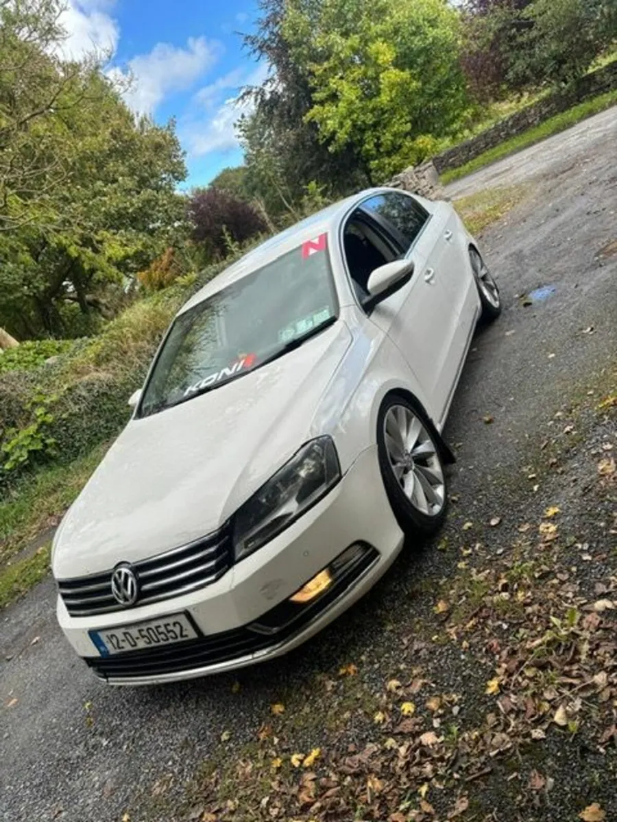 Volkswagen Passat 2012 - Image 1