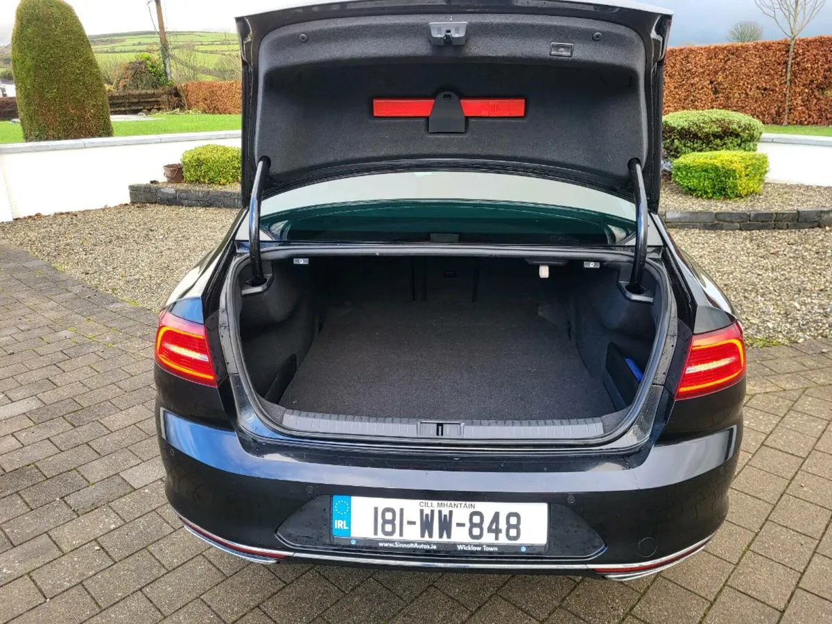 Volkswagen Passat Rline - Image 2