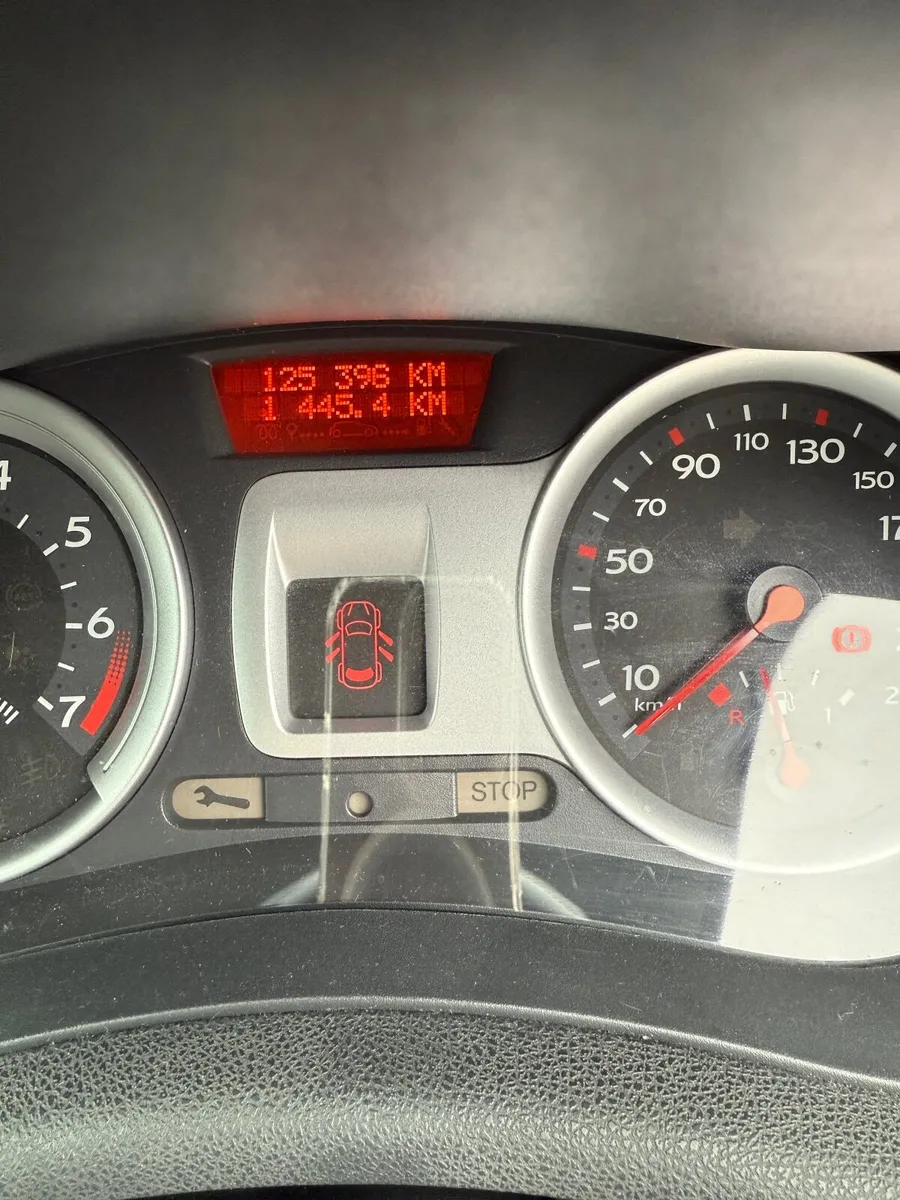 Renault Clio 2008 - Image 2