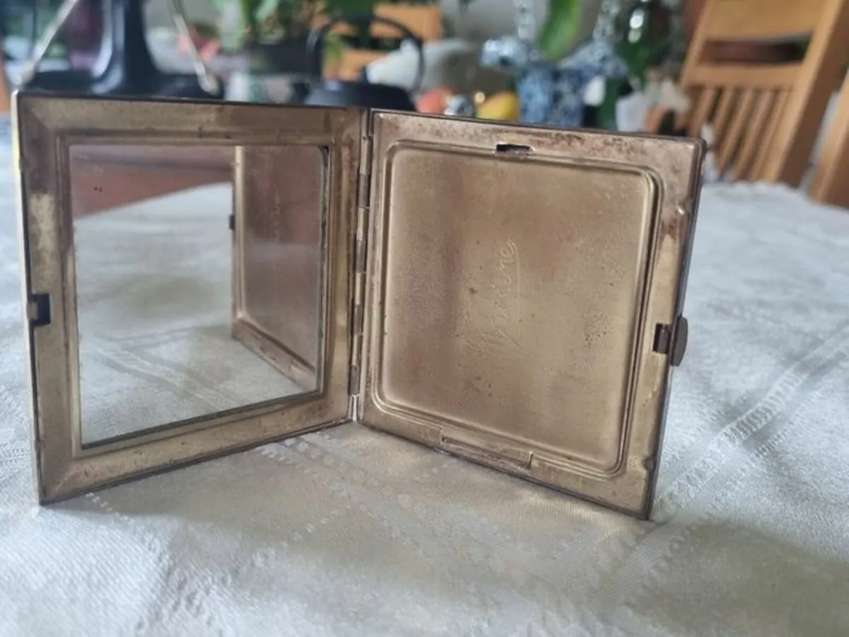 Vintage Square Powder Compact Marlene England - Image 4