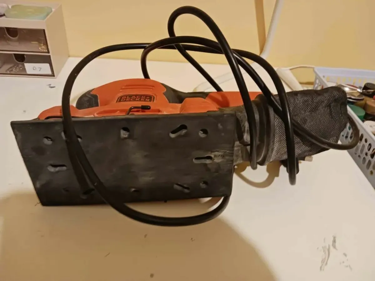 Black and Decker 150w Sander - Image 2
