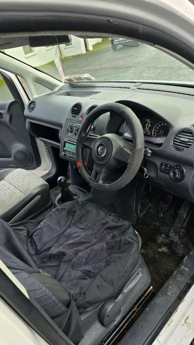 132 Vw Caddy 1.6 diesel manual - Image 3