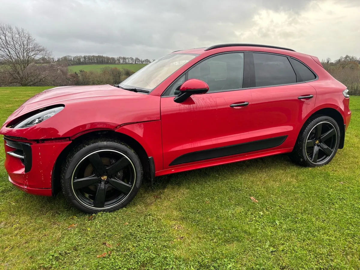 2019 Porsche Macan Cat S - Image 1