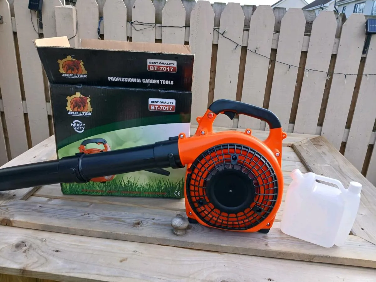 Petrol leaf blower. Brand new Still in box - Image 2