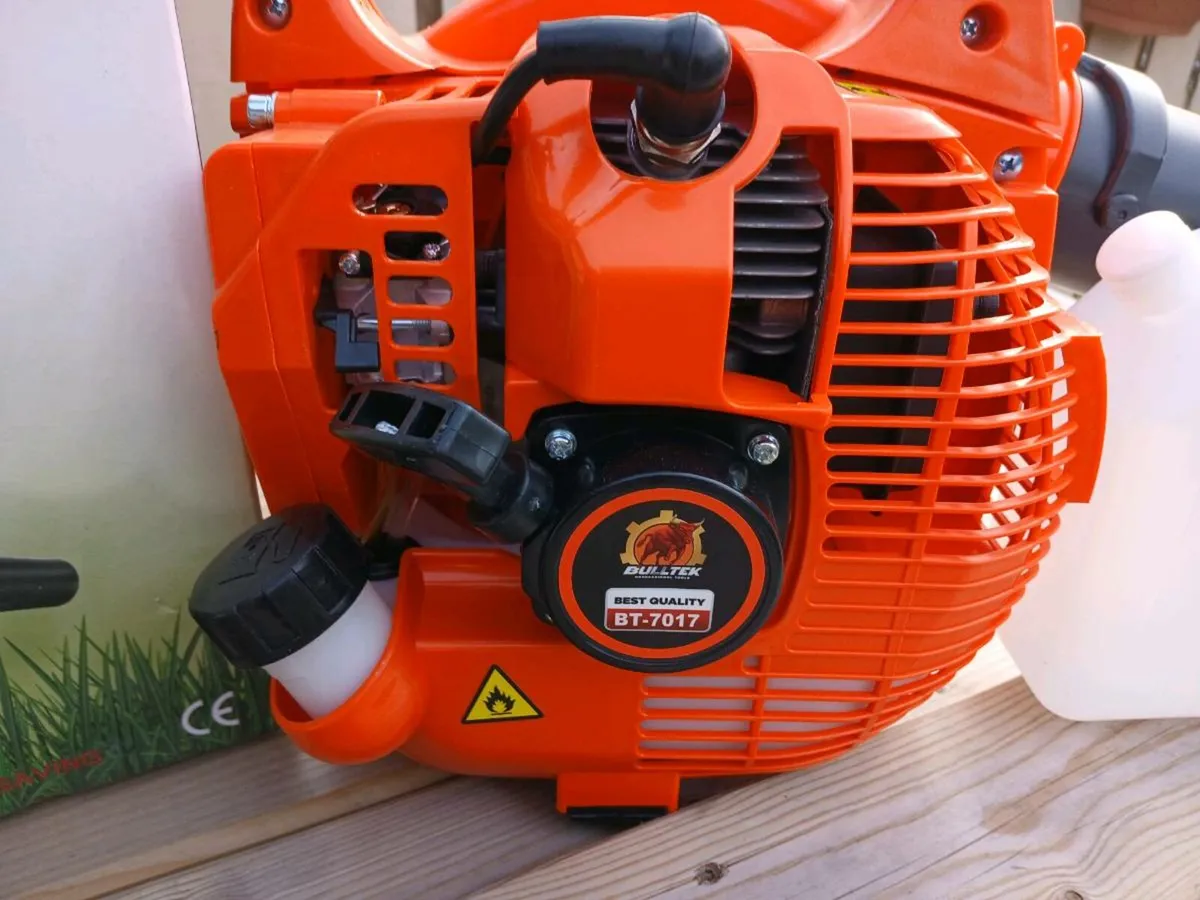 Petrol leaf blower. Brand new Still in box - Image 3