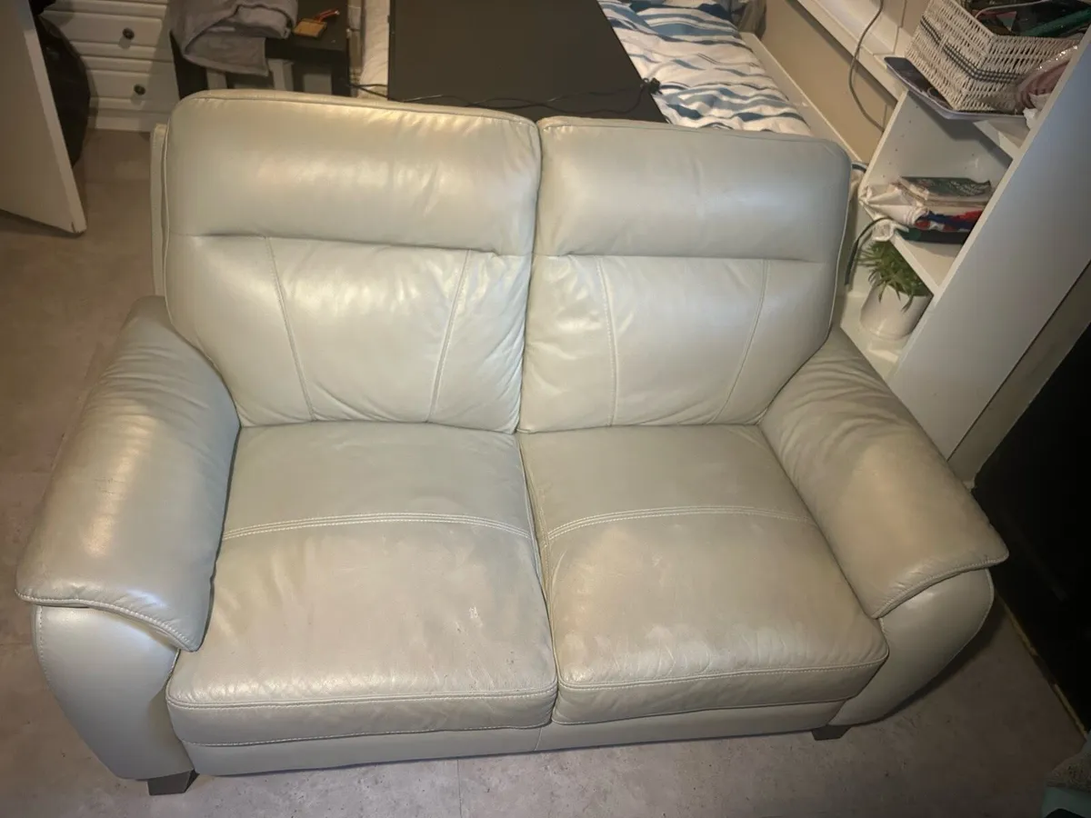 🛋️ sofa - Image 3