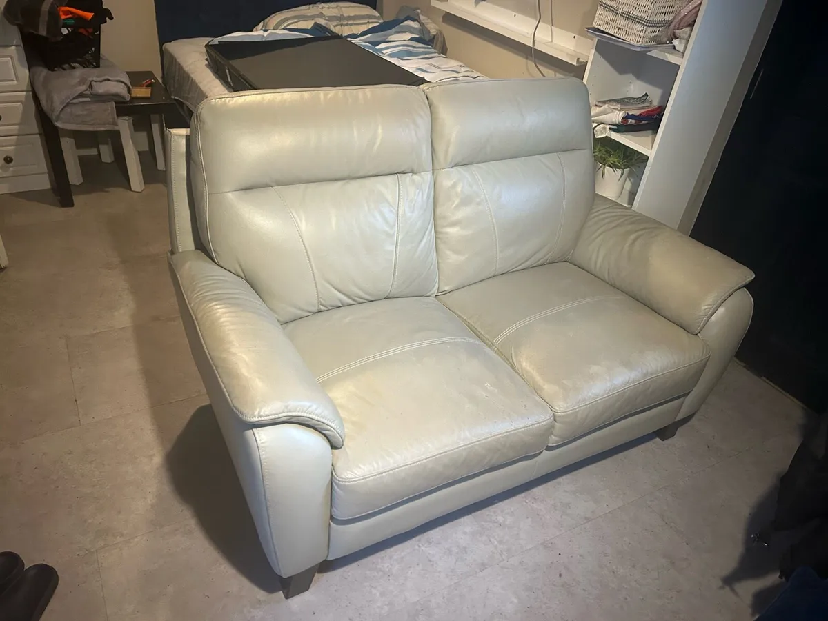 🛋️ sofa - Image 4