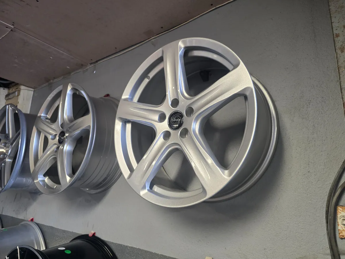 **Special** 18" Aurora AR418 Alloys - Image 2