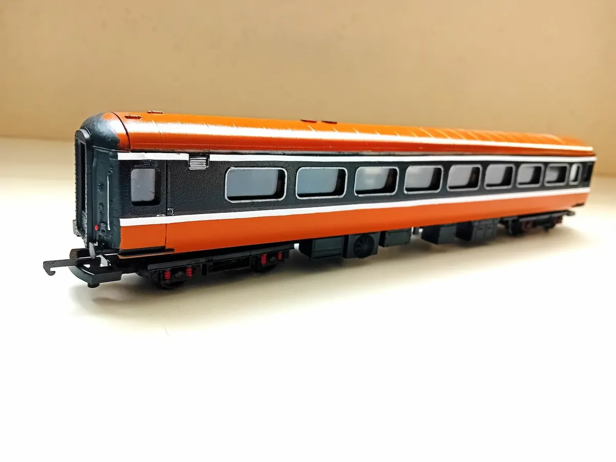 MODEL RAILWAY  IRISH MK 2 BUFFET COSCH - Image 4